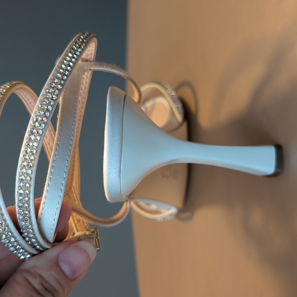 Nina Denise Ivory Ankle Wrap Rhinestone Embellished Stiletto Heels New Size 8 - Picture 8 of 9